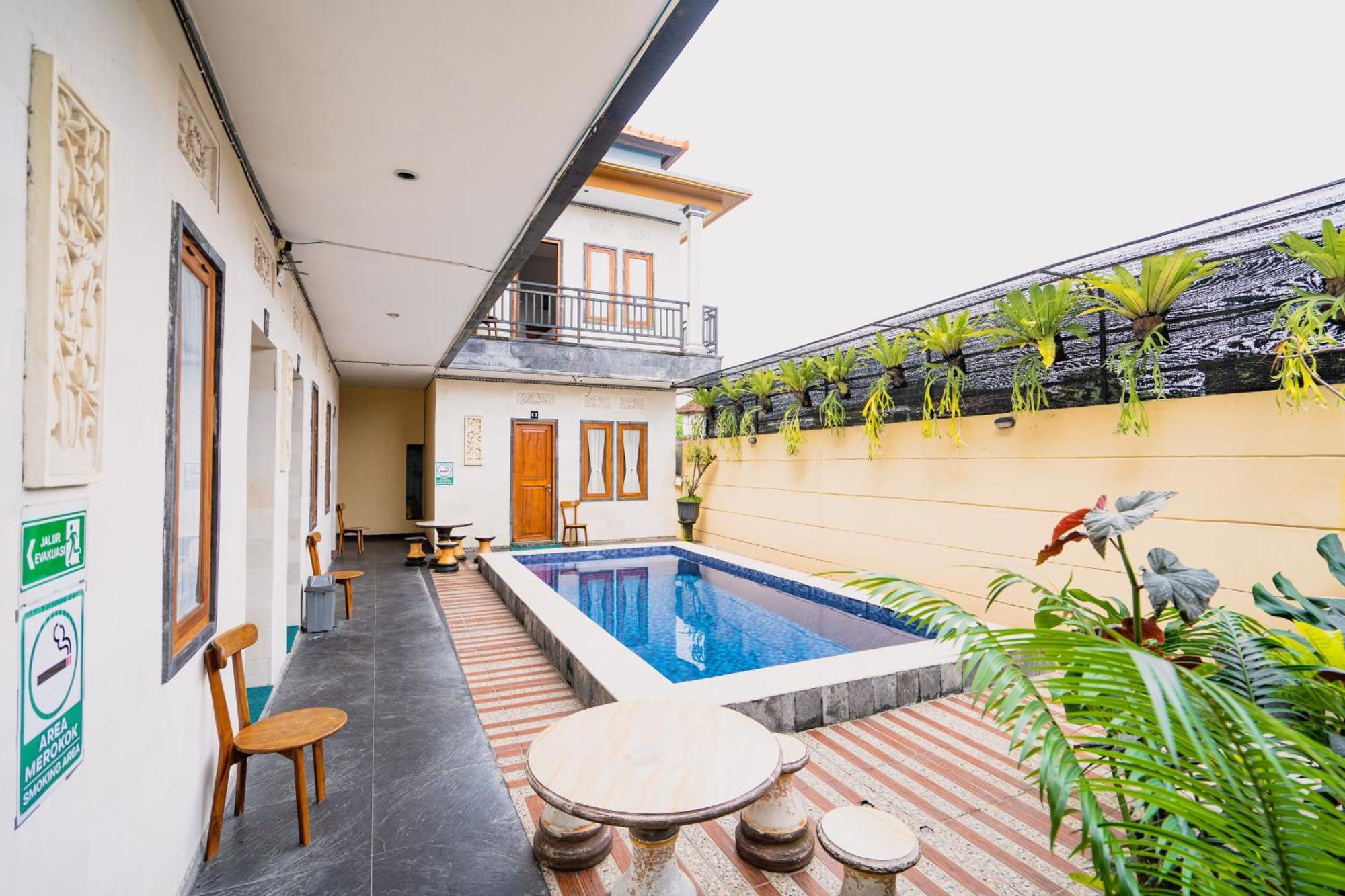Guesthouse Cempaka Putih Seminyak  Exterior photo