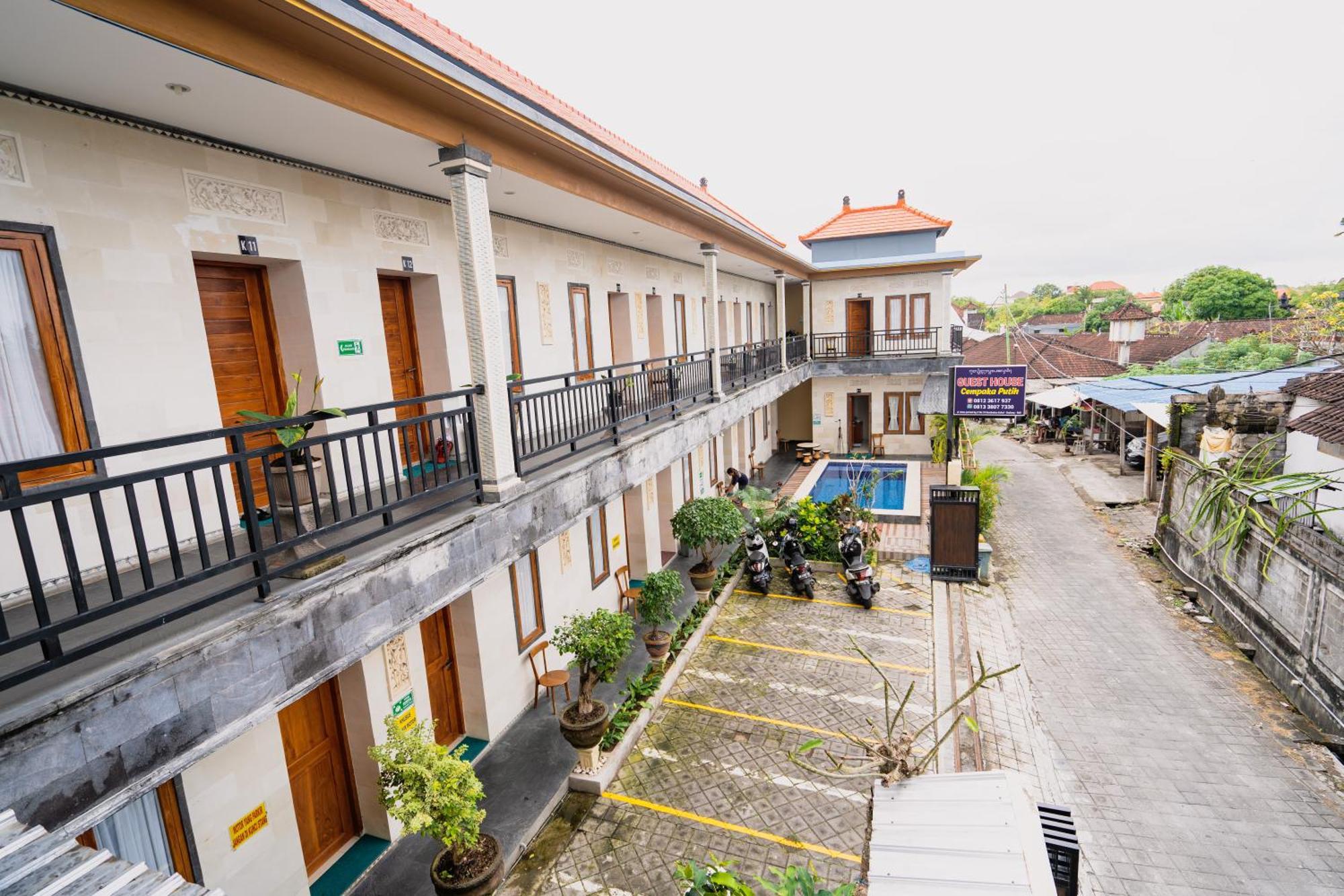 Guesthouse Cempaka Putih Seminyak  Exterior photo